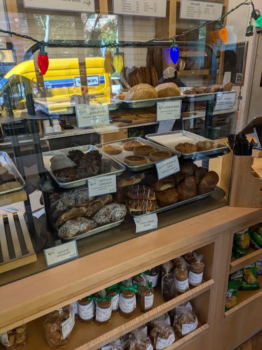 Grandaisy Bakery Picture 3