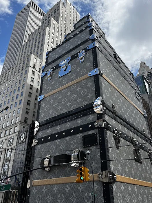 Big bus hop on Picture 1