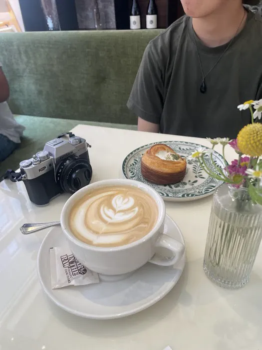 bistro in a bakery Picture 2