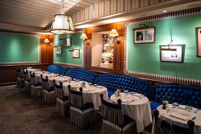 Ladurée Soho Picture 3