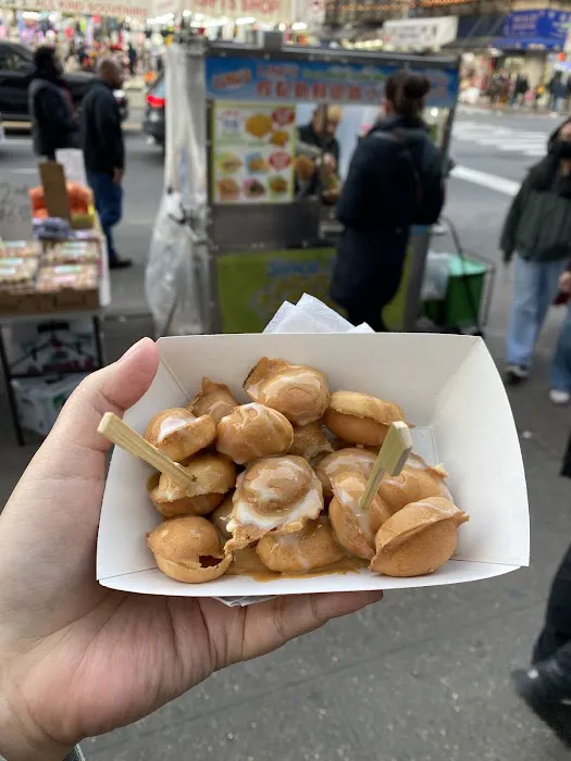 Ling's Fresh Made Sweet Mini Cakes Picture 6