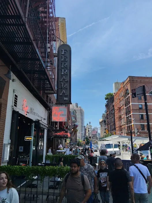 La Bella Ferrara Picture 6