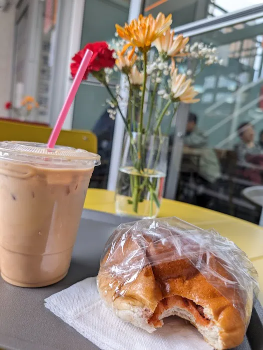 Modern Coffee House Picture 6