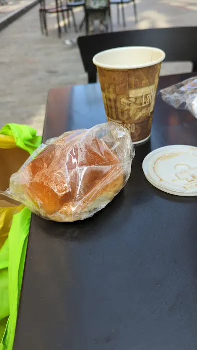 Yue Lai Bakery Picture 3