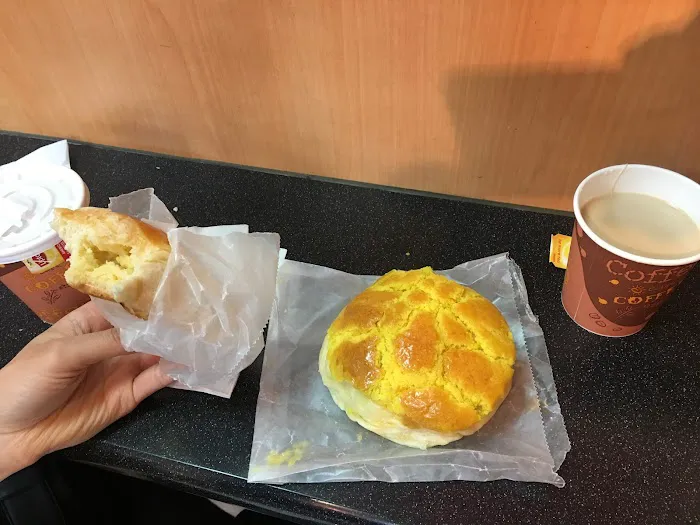 Manna House Picture 3