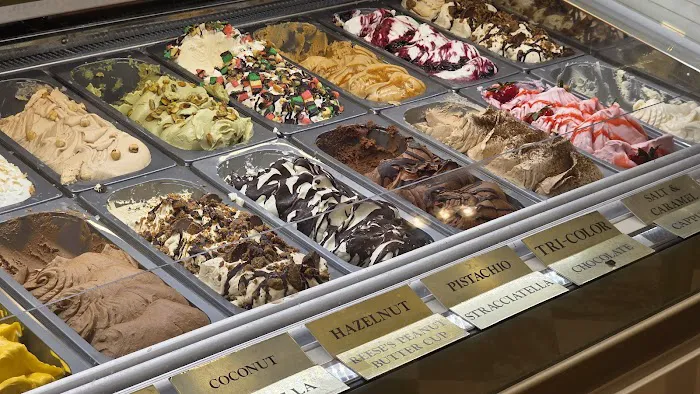 Ferrara Bakery & Cafe Picture 10