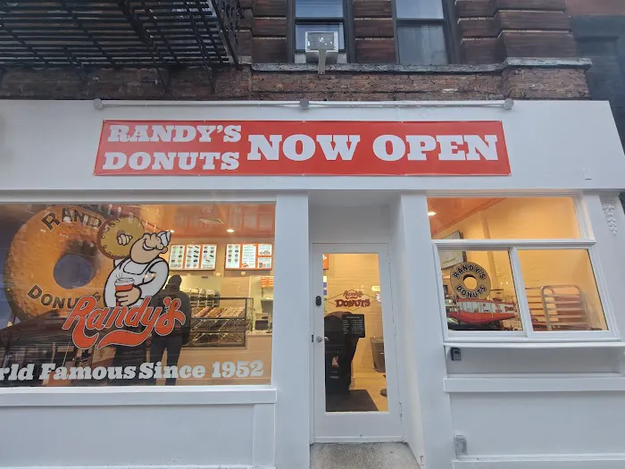 Randy's Donuts Picture 5