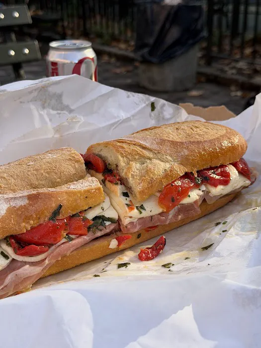 Parisi Bakery & Deli Picture 1