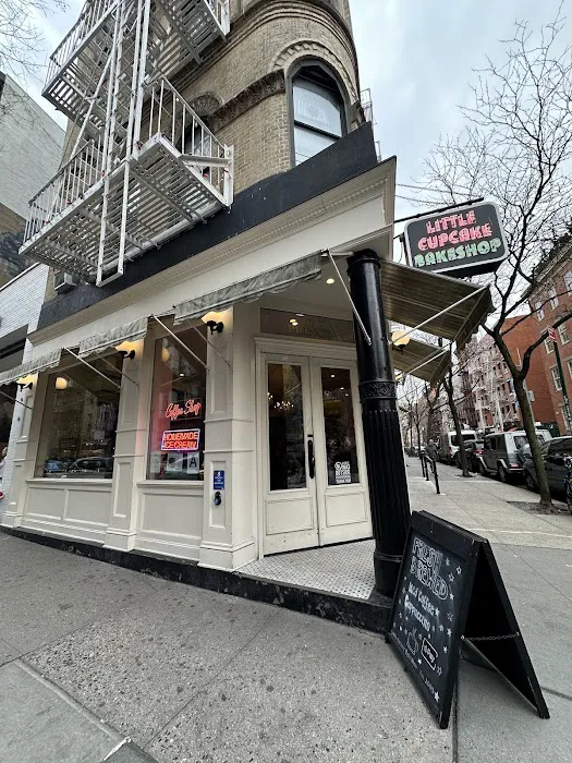 Little Cupcake Bakeshop Picture 10