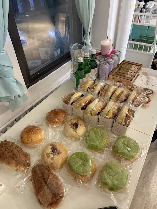 Luna Cafe & Bakery Picture 3