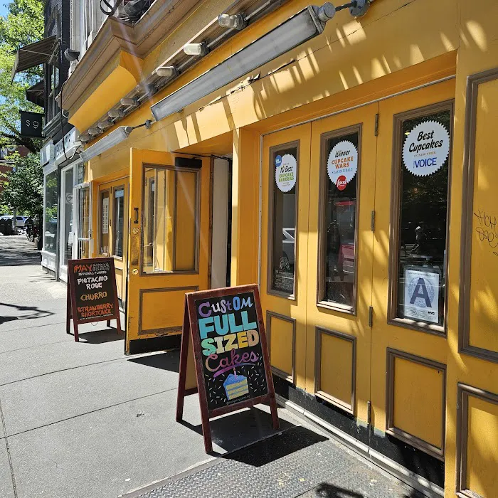 Molly's Cupcakes Picture 7