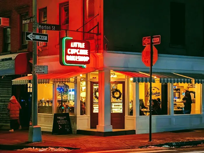 Little Cupcake Bakeshop Picture 9