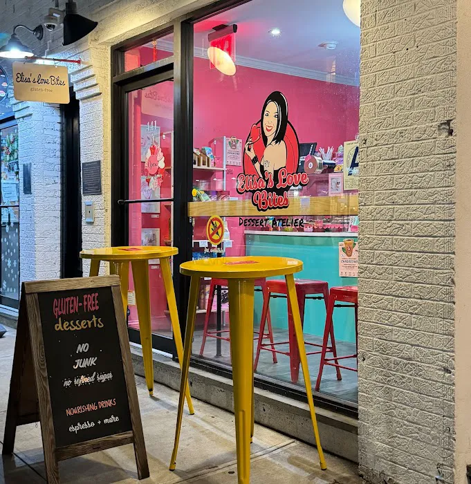 Elisa's Love Bites Picture 3