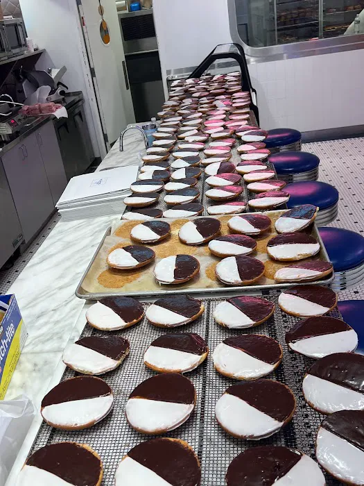 The Donut Pub Picture 4