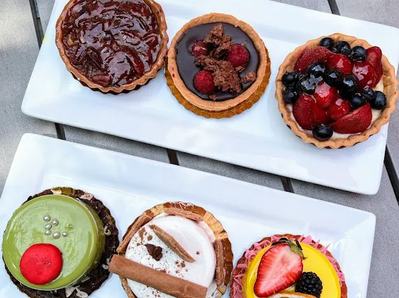 Charlotte Patisserie Picture 8