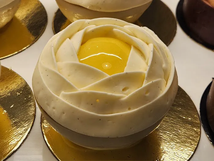 Petit Chou Picture 5