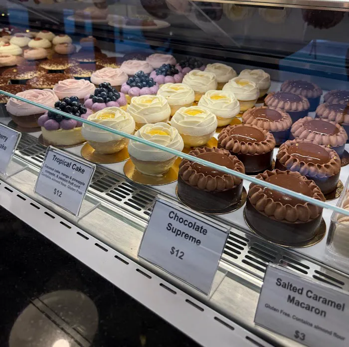 Petit Chou Picture 1