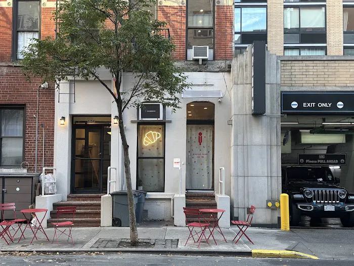 Tall Poppy Picture 10