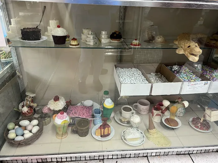 La Delice Pastry Shop Picture 6