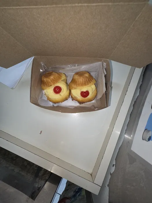 La Delice Pastry Shop Picture 5