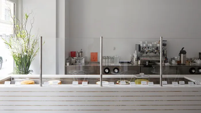 Lady M Cake Boutique - NYC Picture 6