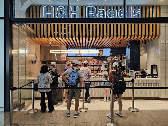 H&H Bagels Picture 9