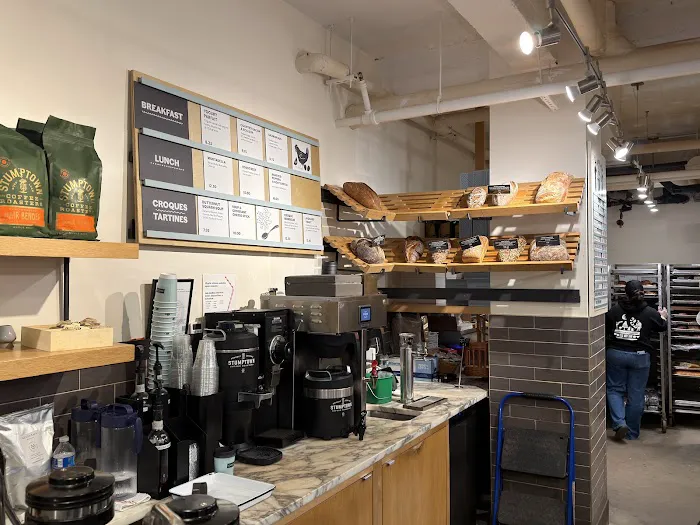 Cafe D’Avignon Picture 3