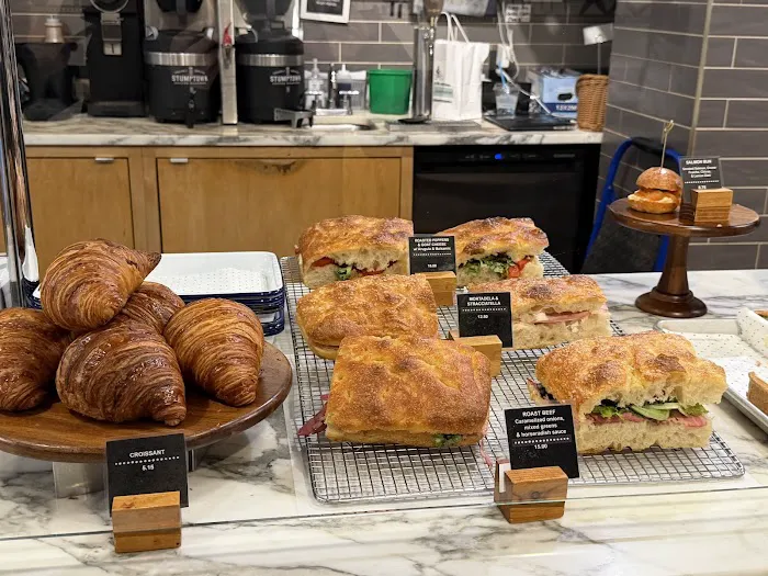 Cafe D’Avignon Picture 2