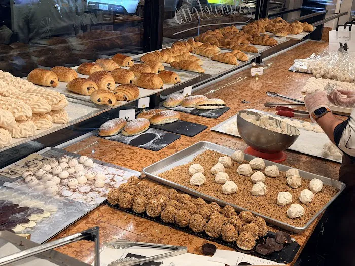 Aux Merveilleux de Fred Picture 8