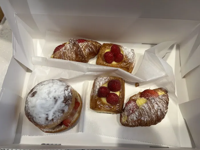 Paris Baguette Picture 1