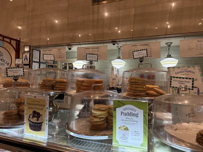 Magnolia Bakery - Grand Central Picture 8