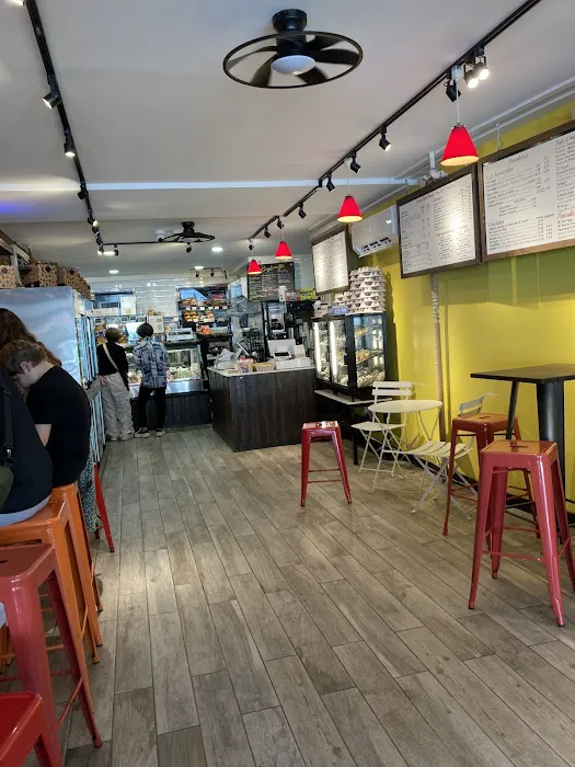 Pio Bagel On 9th Picture 8