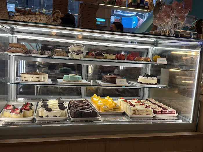 Angelina Bakery - 7 Times Square Picture 10