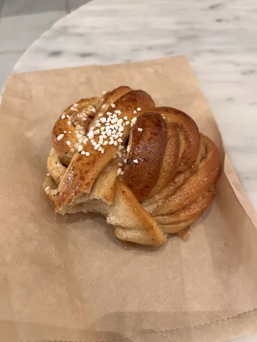 Fabrique Bakery 550 5th Ave Picture 10