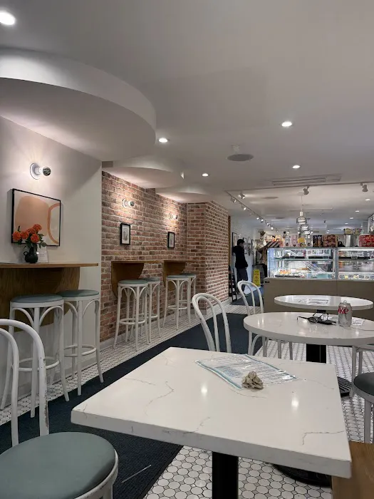 Eclair Bakery + Cafe Picture 1