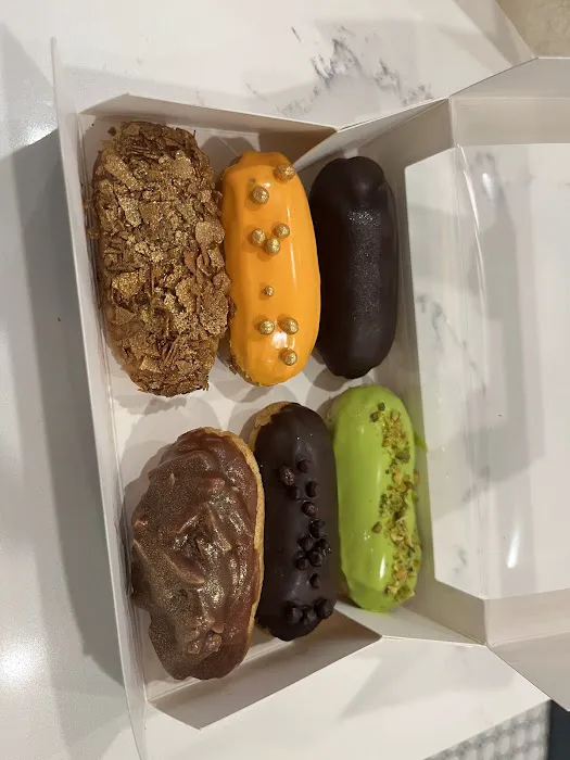 Eclair Bakery + Cafe Picture 3