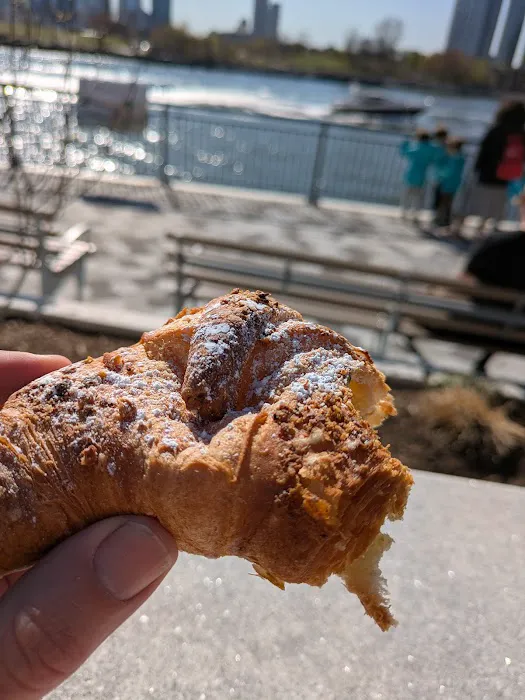 Crumbly Cafe & Bakery Picture 8