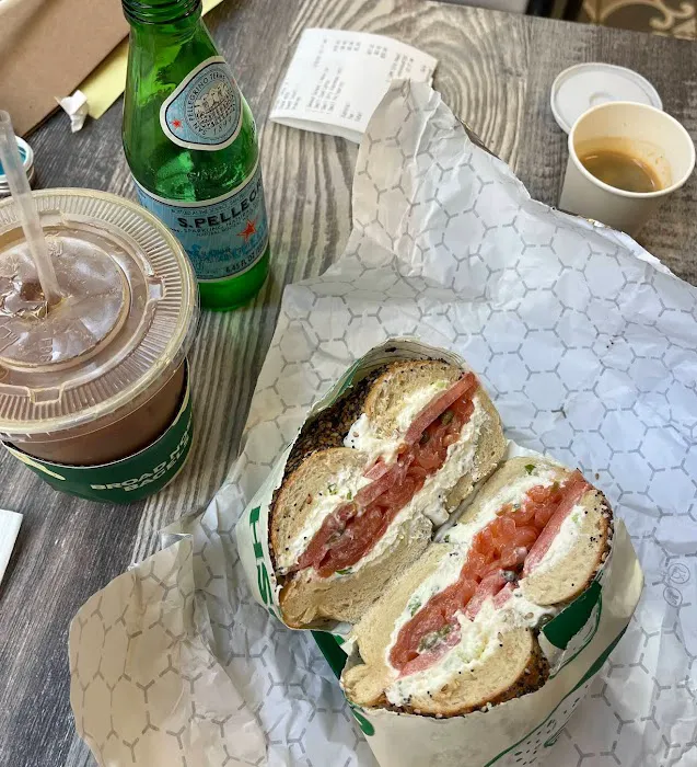 Broad Nosh Bagels 49th St Picture 8
