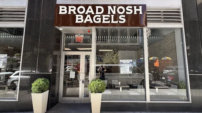 Broad Nosh Bagels 49th St Picture 3