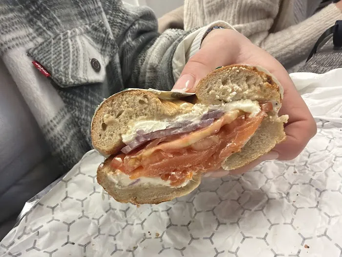 Broad Nosh Bagels 49th St Picture 2