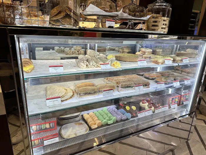 Pomme Palais Picture 10