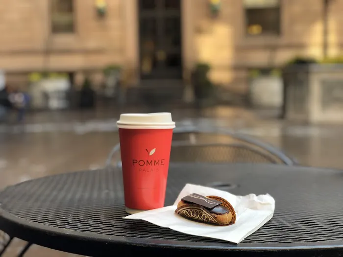 Pomme Palais Picture 2