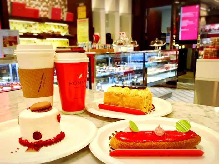 Pomme Palais Picture 6