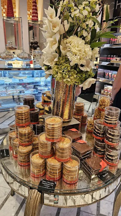 Pomme Palais Picture 7