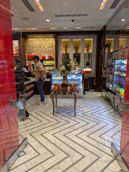 Pomme Palais Picture 5