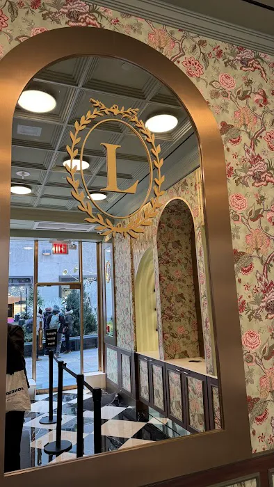 Ladurée Rockefeller Center Picture 7