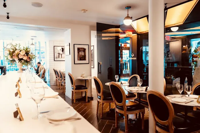 Le Parisien Bakery Picture 7