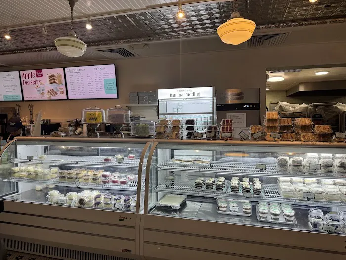 Magnolia Bakery - Rockefeller Center Picture 3