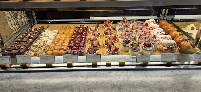 Magnolia Bakery - Rockefeller Center Picture 7