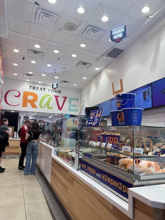 Auntie Anne's/Cinnabon/Carvel Picture 8